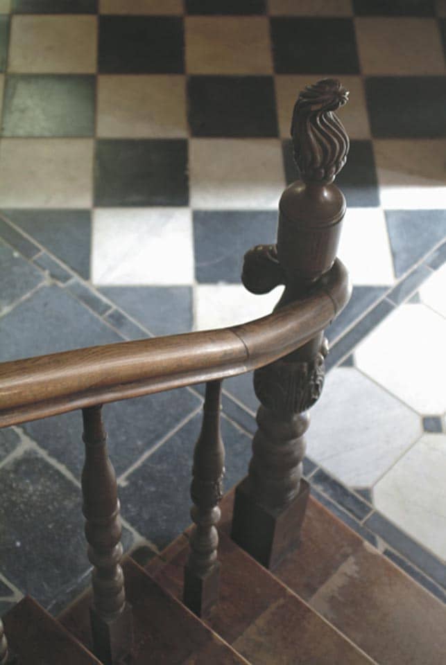 Antiek-marmer-met-Basicle-Noir-de-Mazy