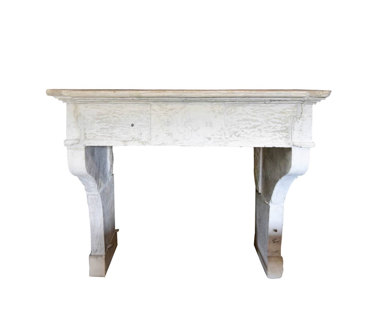 Antieke-zandstenen-ombouwschouw