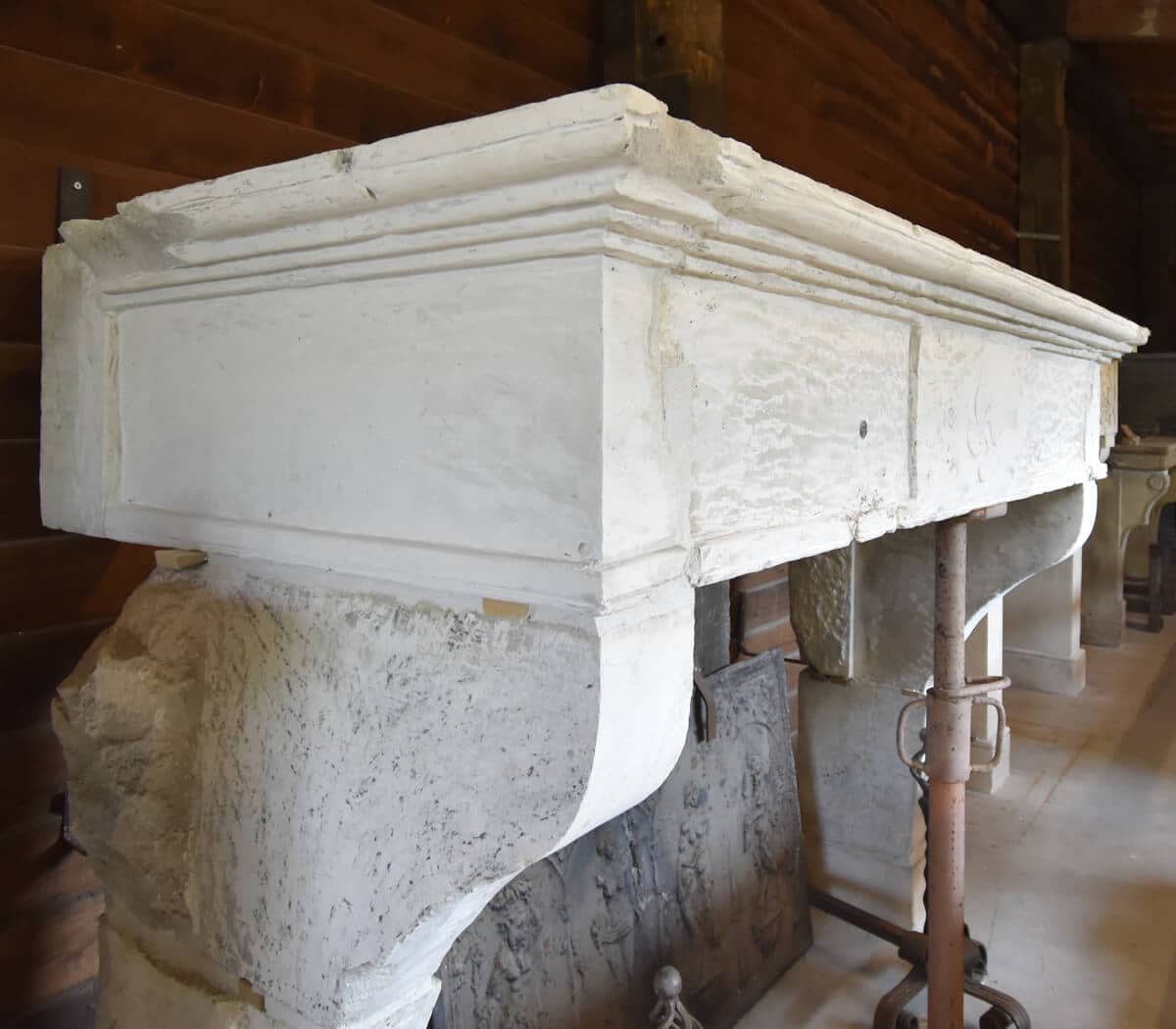 Antieke-zandstenen-ombouwschouw