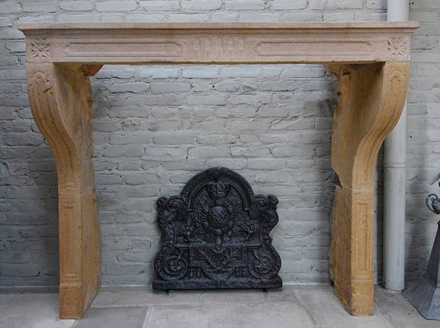 antieke-zandstenen-schouw