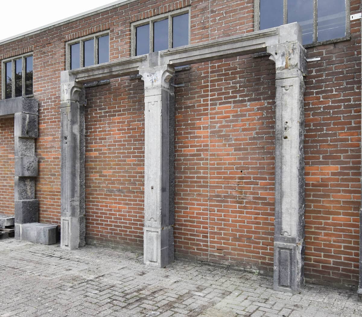 Belgisch-hardstenen-portiek