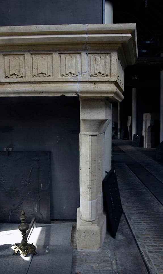 Franse-zandstenen-kasteelschouw