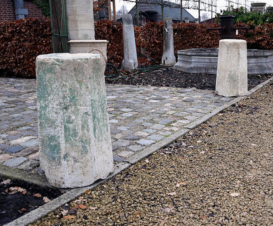 Set-antieke-zandstenen-sokkels