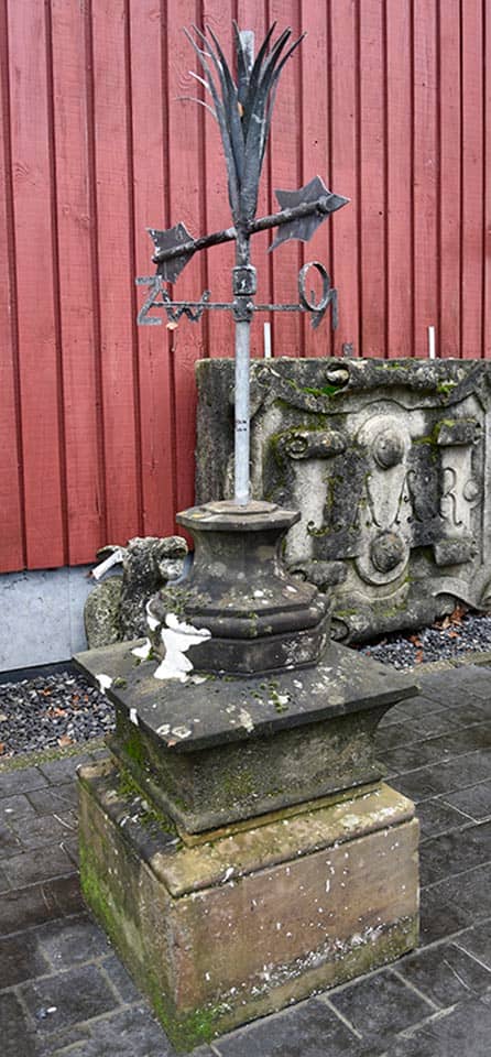 Zonnewijzer-op-sokkel