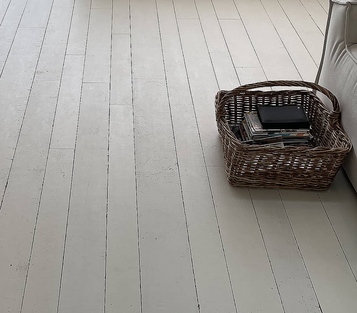 wit-geschilderd-19e-eeuws-eiken-verouderd