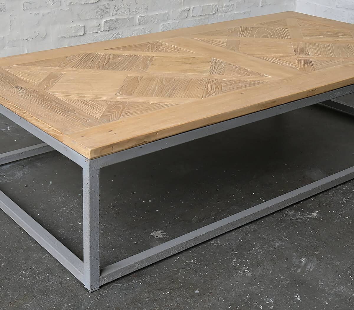 eigentijdse-salontafel-staal-houten-blad-versailles