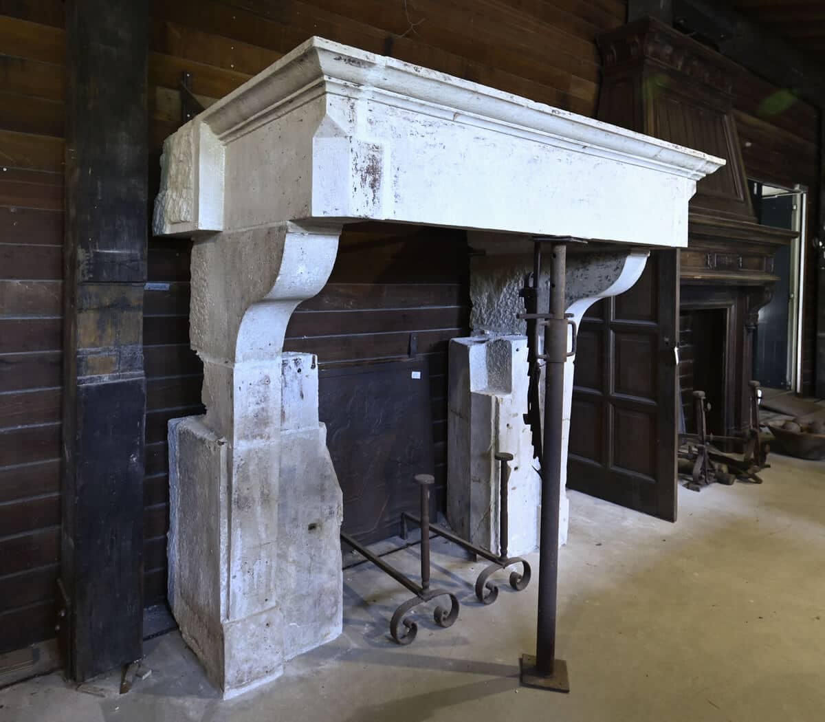 antieke-zandstenen-kasteelschouw