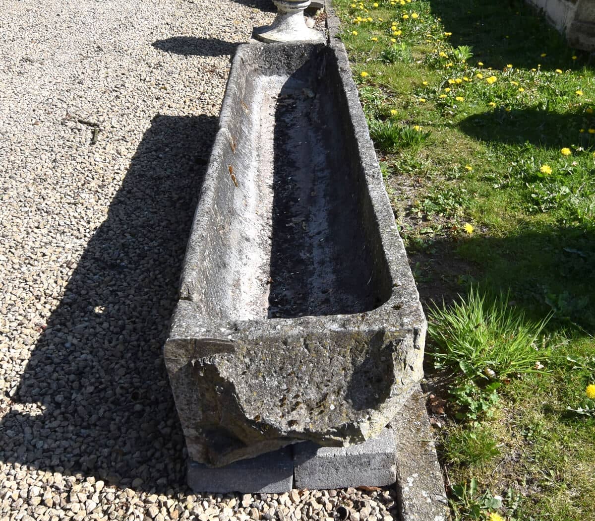 Belgisch-hardstenen-trog