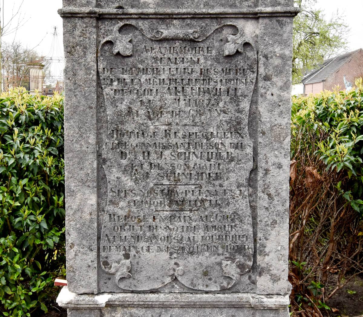 gedenk-steen-graf-steen