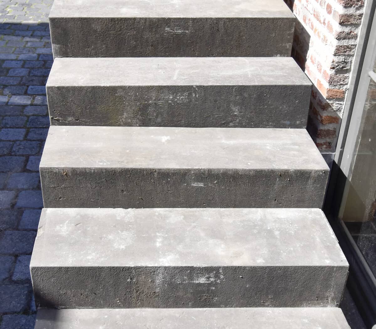 Belgisch-hardstenen-traptreden