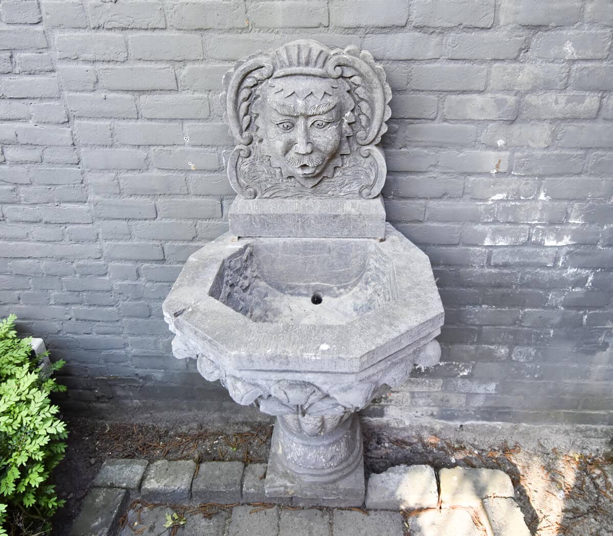 Natuurstenen-wandfontein