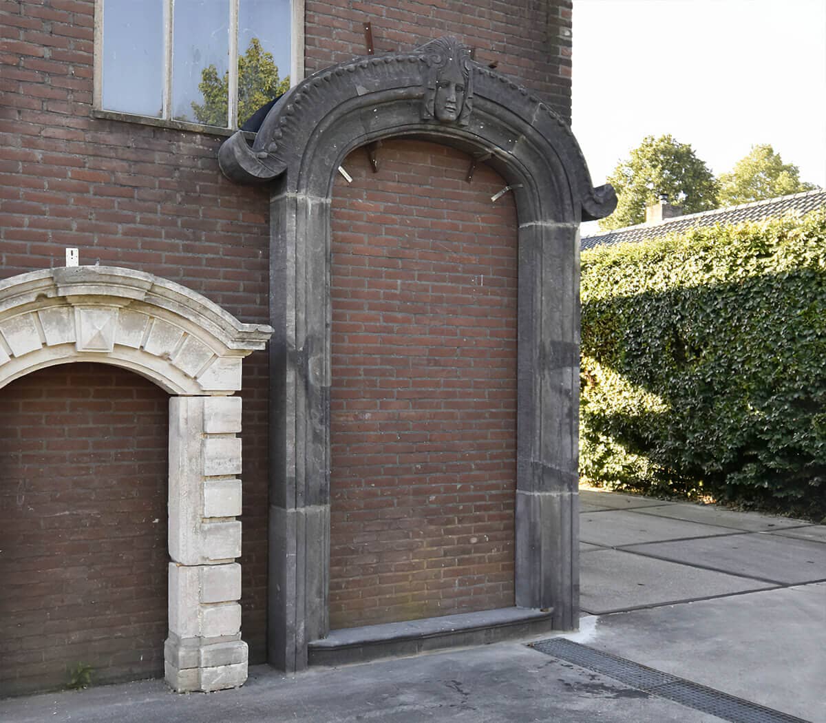 Belgisch-hardstenen-portiek