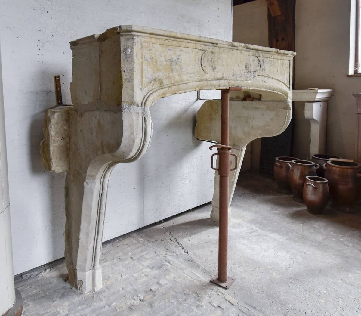 Zandstenen-ombouwschouw