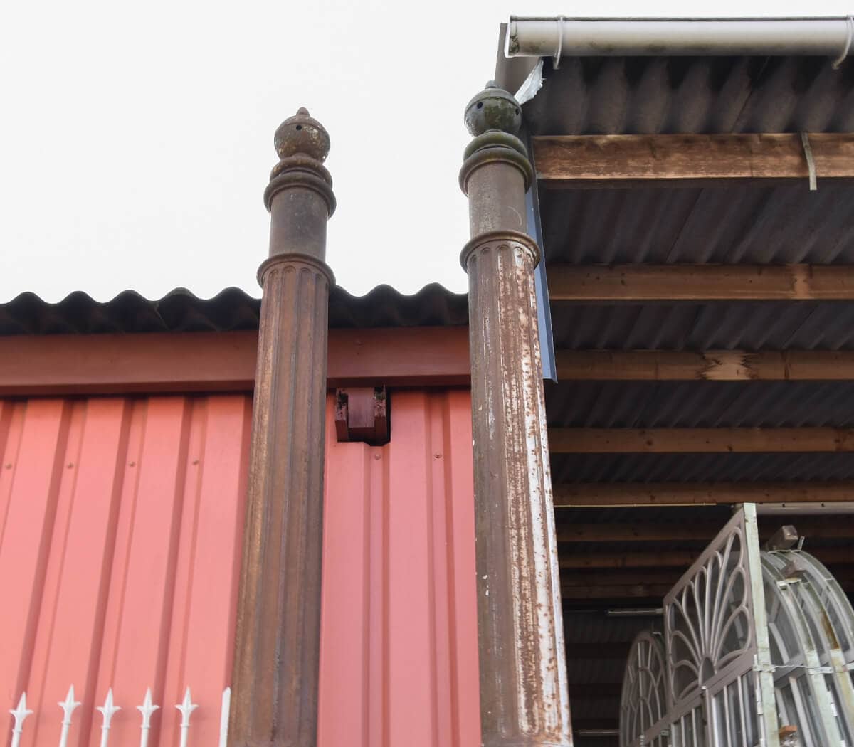 Set-van-2-ijzeren-palen