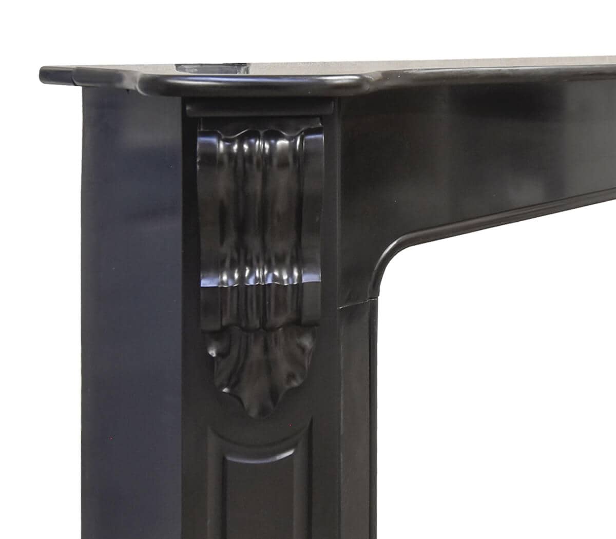 Zwart-marmeren-modillion-ombouwschouw-