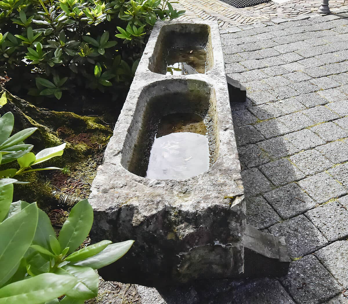 Belgisch-hardstenen-trog