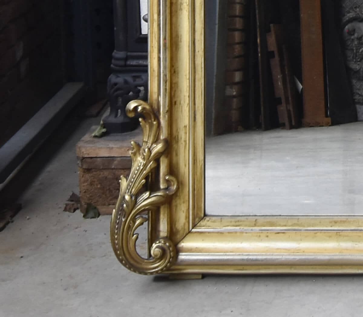 Antieke-spiegel-met-engeltjes