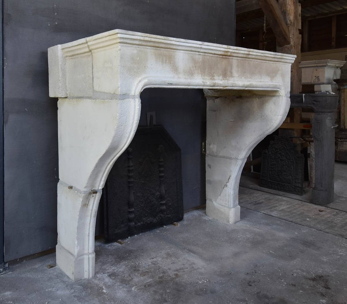 Zandstenen-ombouwschouw