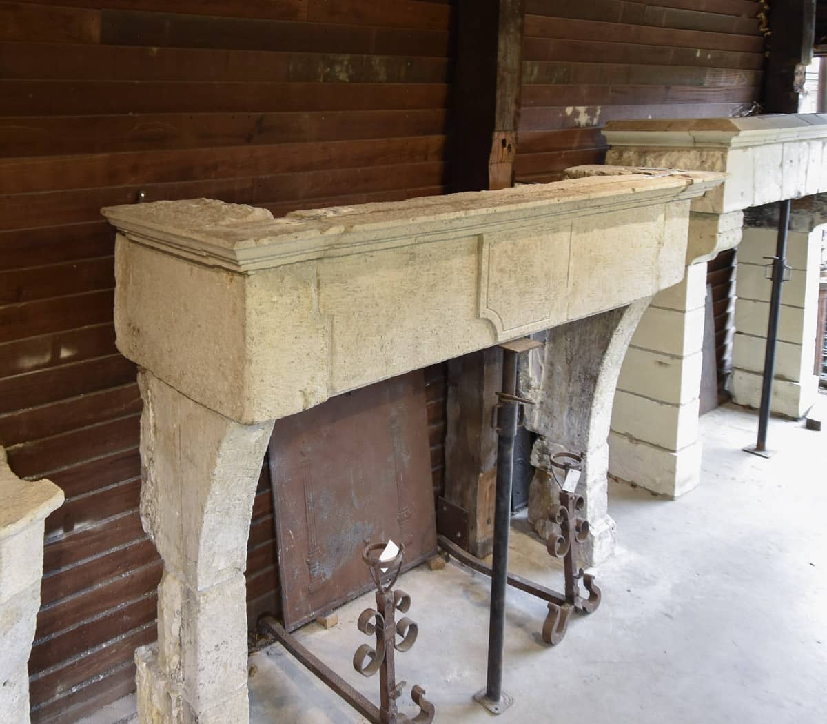 Franse-zandstenen-kasteelschouw