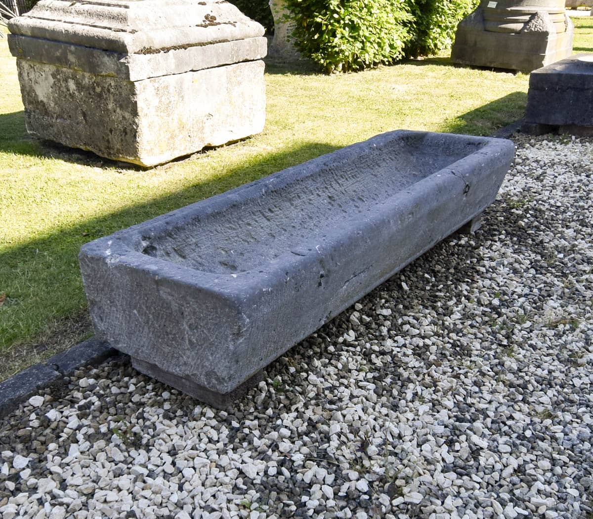 Hardstenen-trog