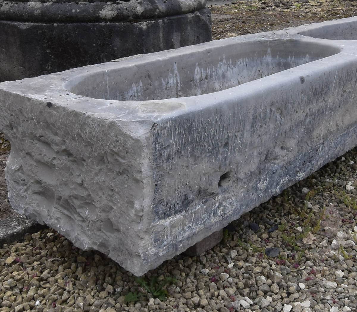 Hardstenen-trog