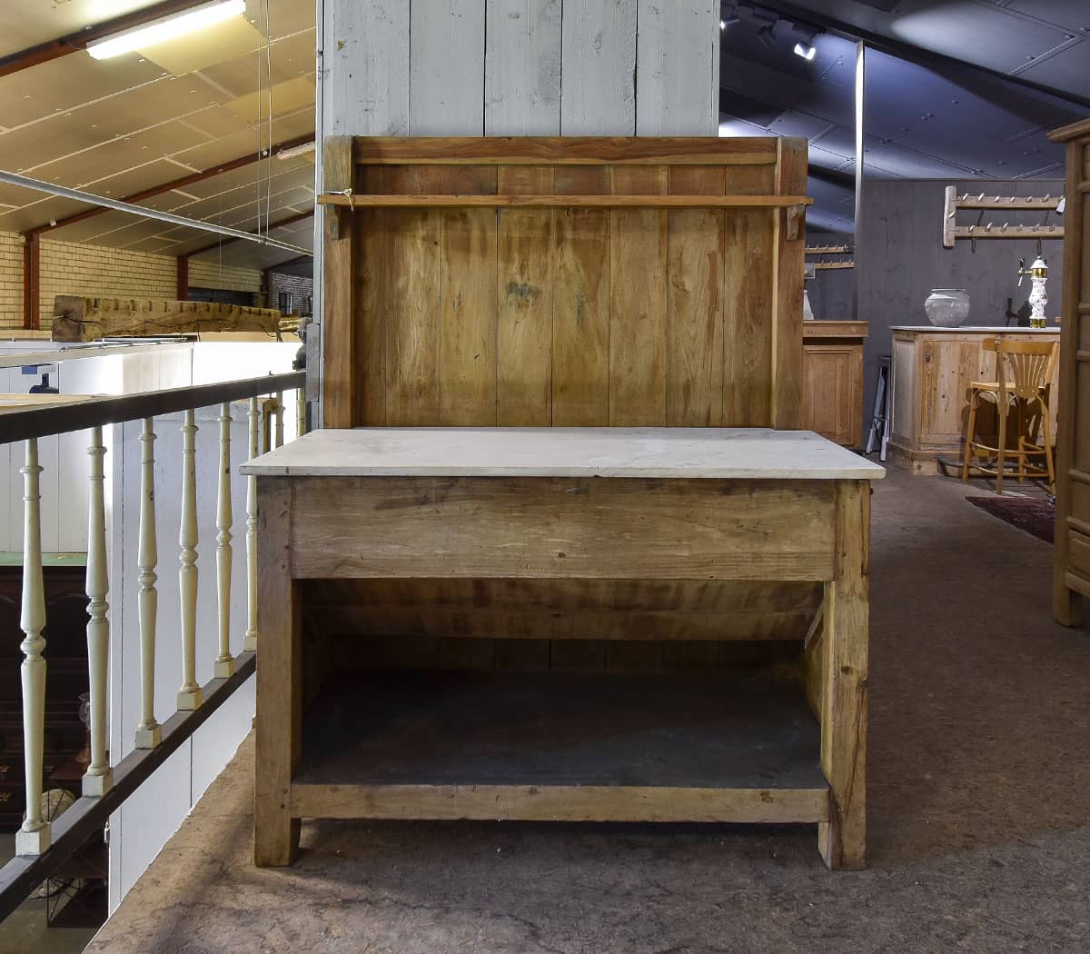 Keukenmeubel-met-marmeren-blad