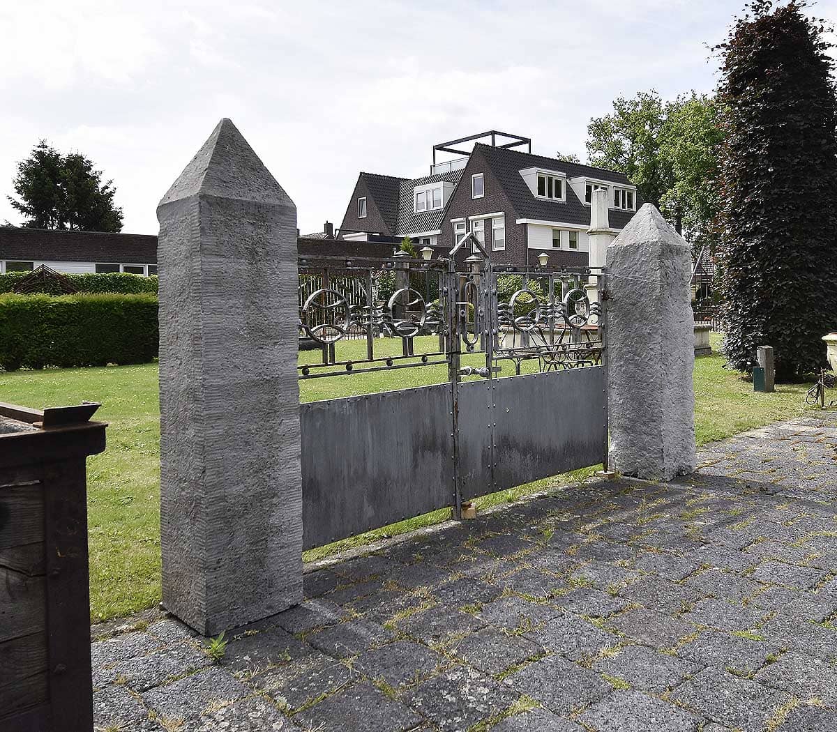 Zandstenen-poortpalen