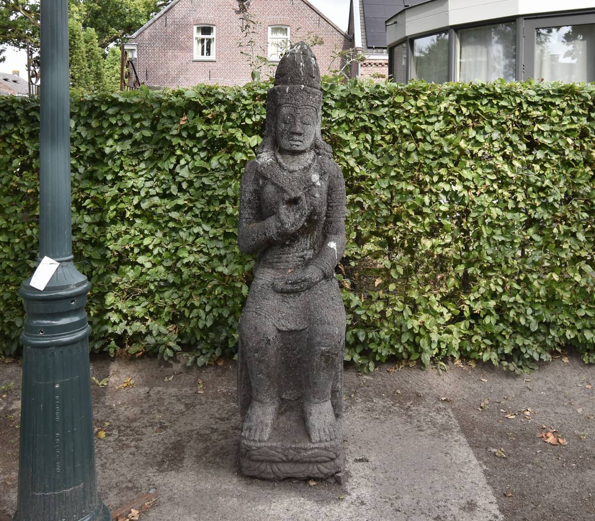 Lavastenen-Boeddha-beeld