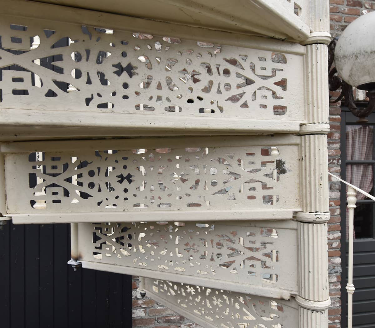 Gietijzeren-spiltrap