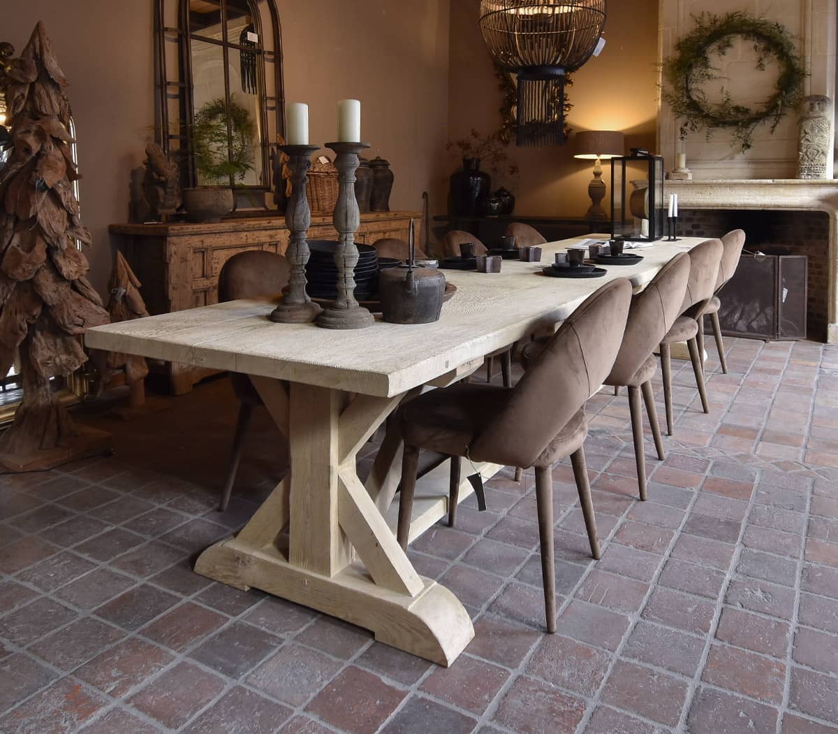 Eiken-kloostertafel-met-kruispoot