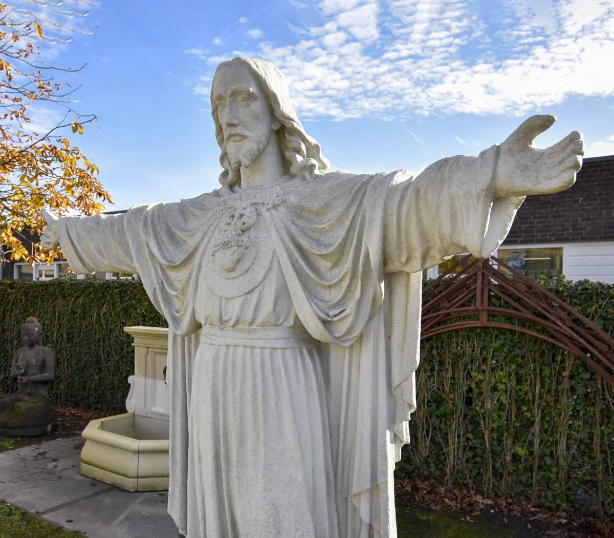Stenen-beeld-Jezus