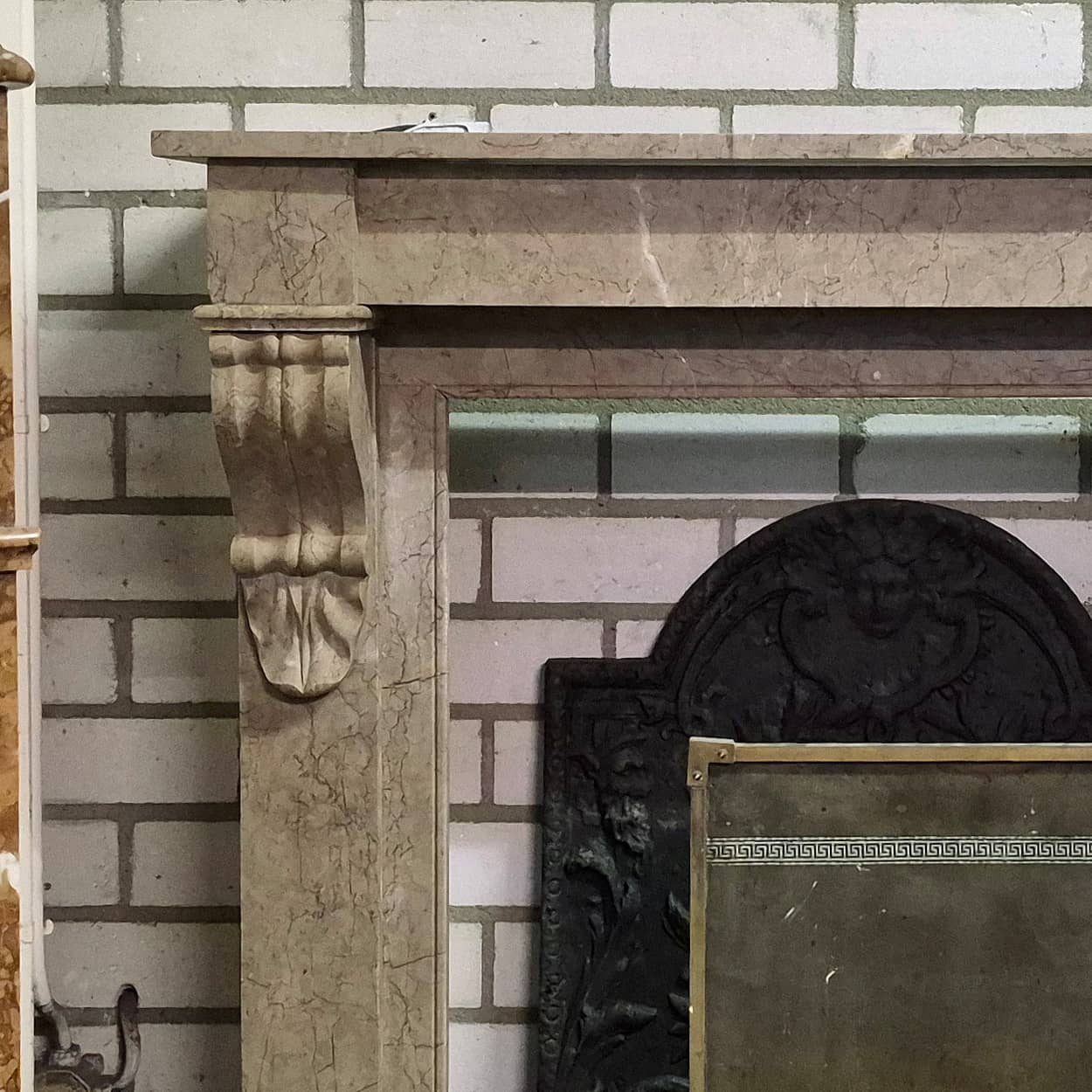 Camel-marmeren-ombouwschouw