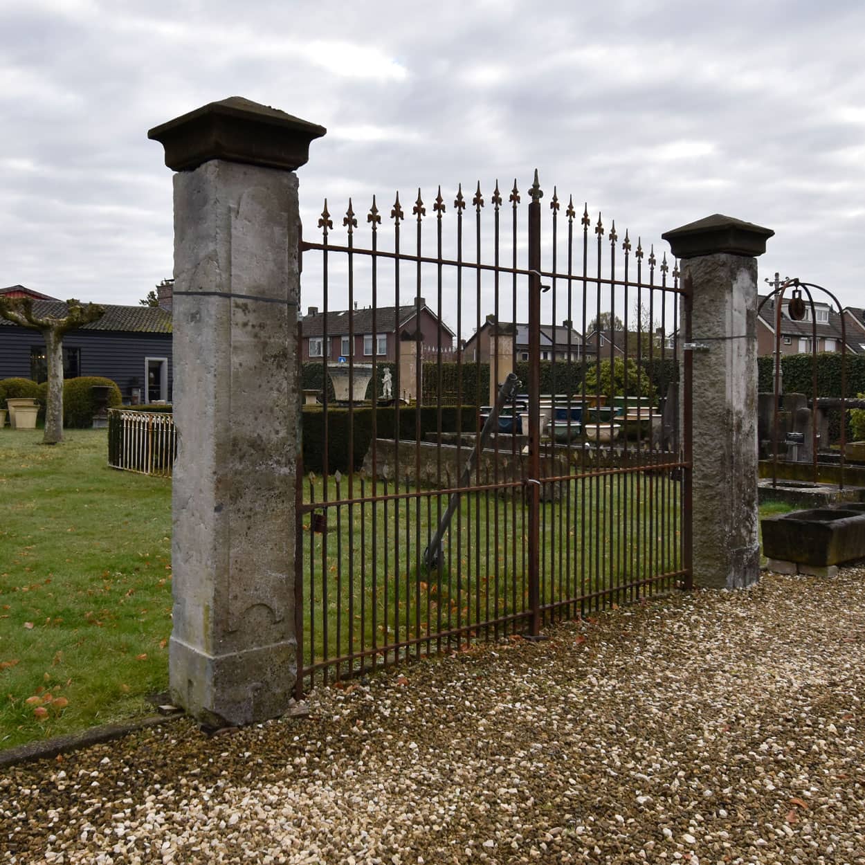 Zandstenen-poortpalen