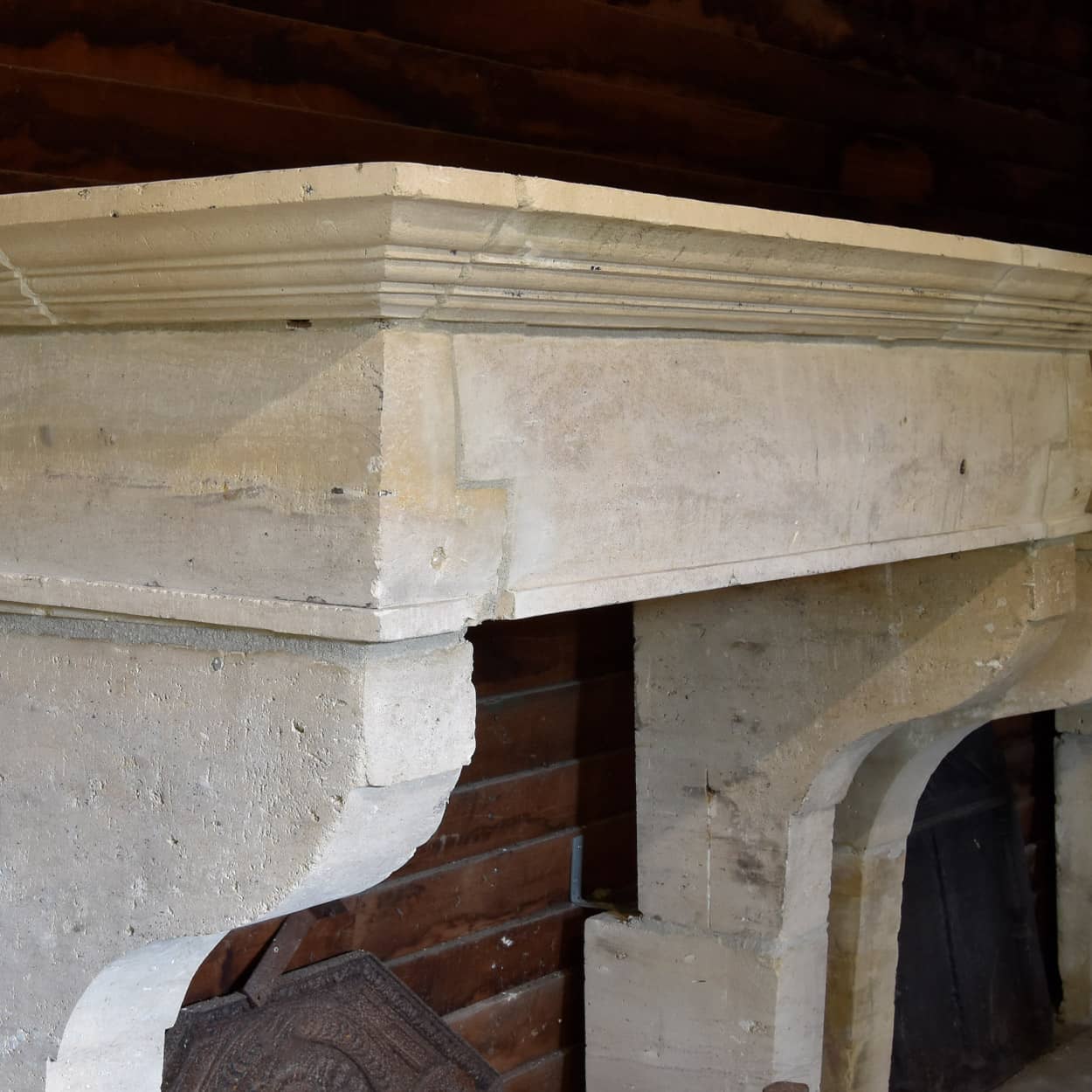 Zandstenen-Louis-XIII-ombouwschouw