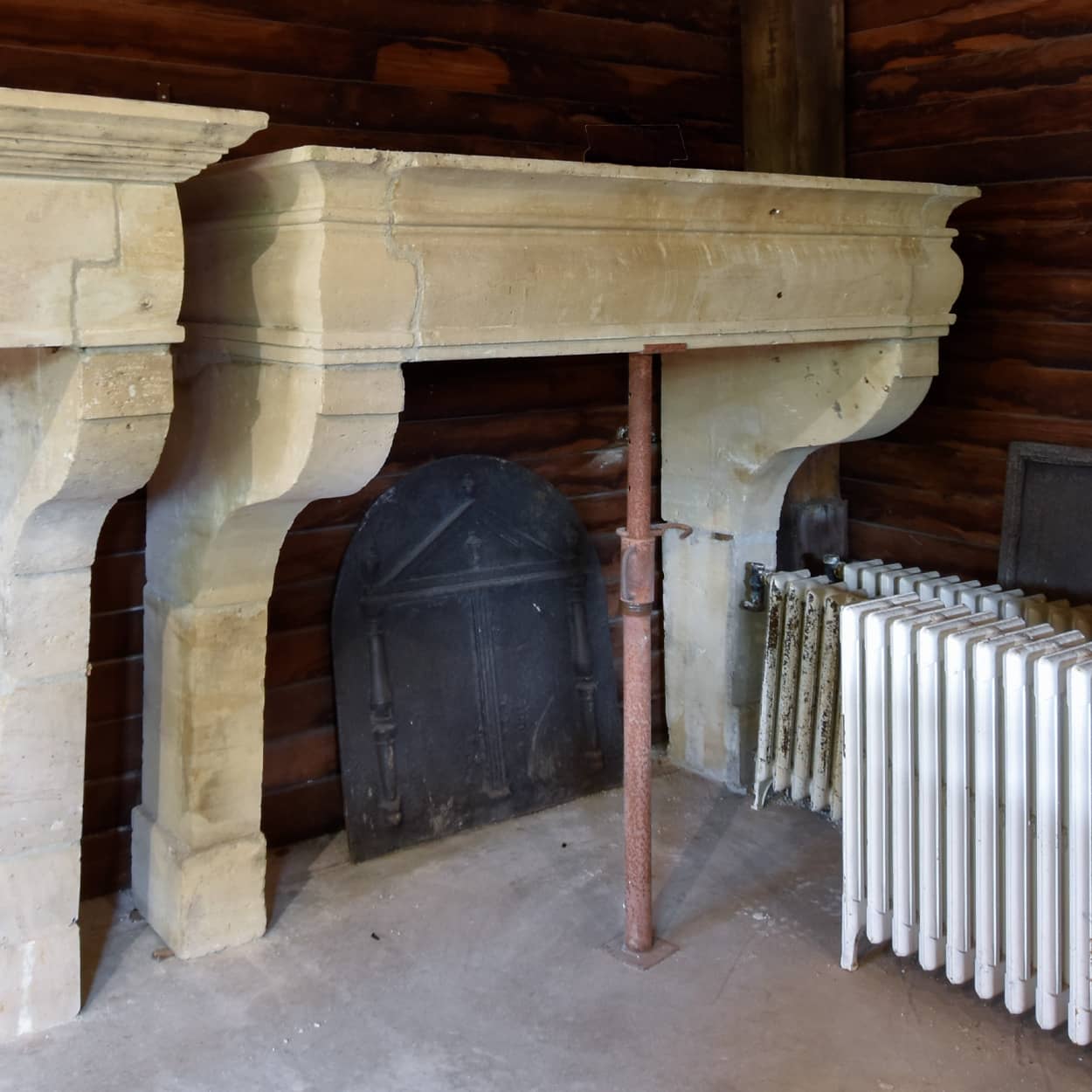 Zandstenen-Louis-XIII-ombouwschouw