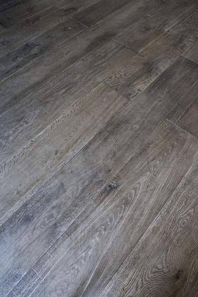 Extra-brede-Frans-eiken-vloerdelen-18e-eeuws-verouderd