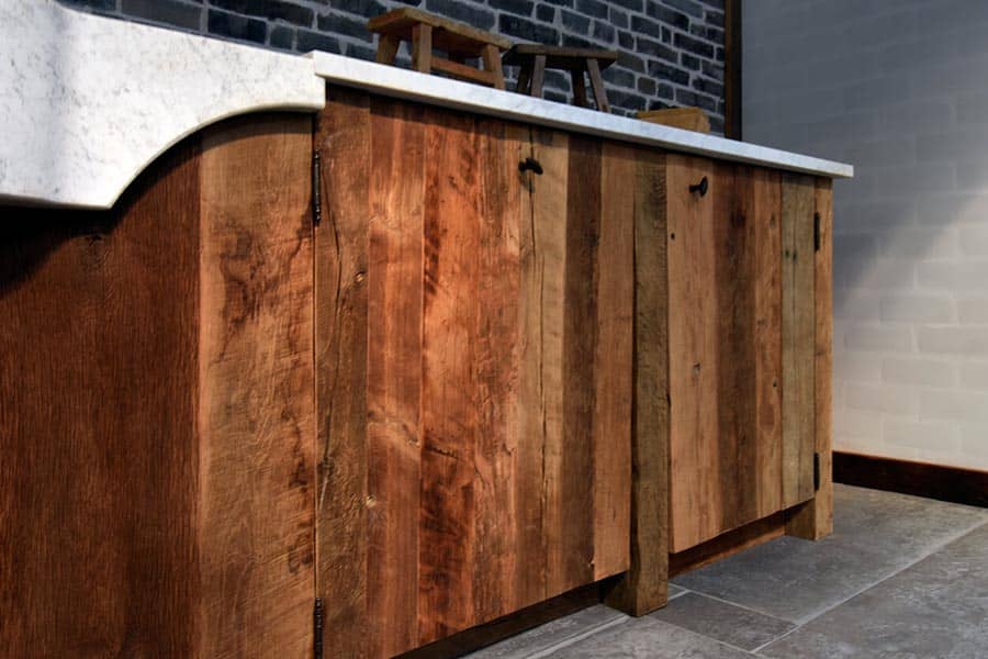 Keukenblok-met-carrara-marmer-blad-en-wasbak