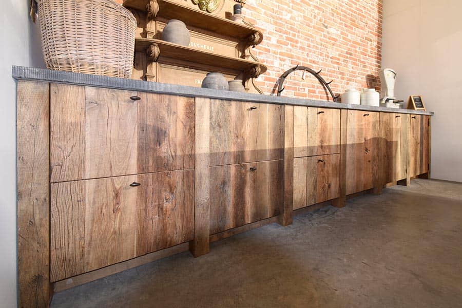 Keukenmeubel-met-Belgisch-hardstenen-blad