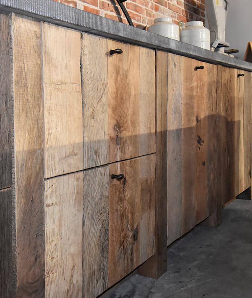 Keukenmeubel-met-Belgisch-hardstenen-blad