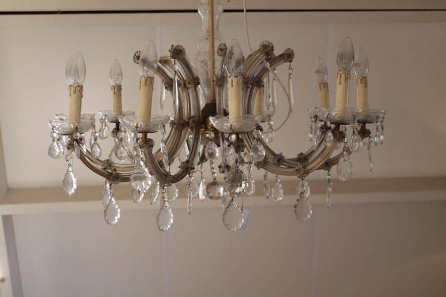 Meer-armige-Luster-kroonluchter-altijd-diverse-uitvoeringen.-Antiek-en-brocante-en-in-vele-prijsklassen