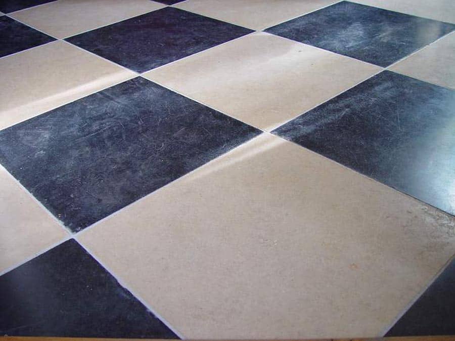 Pierre-de-bourgogne-met-rustieke-kerkdallen