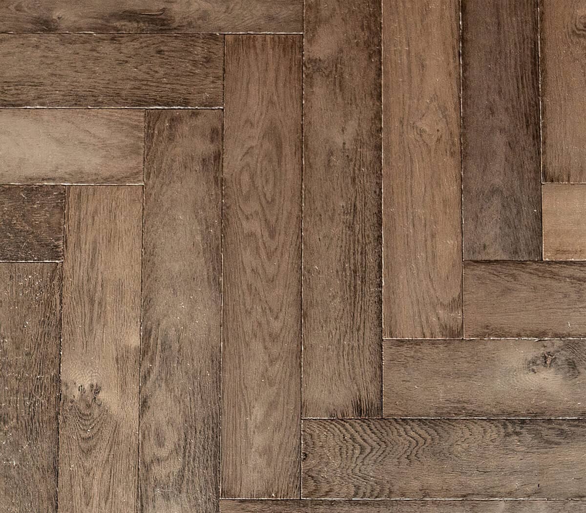 vergrijsd-verouderd-eiken-visgraat-parket-