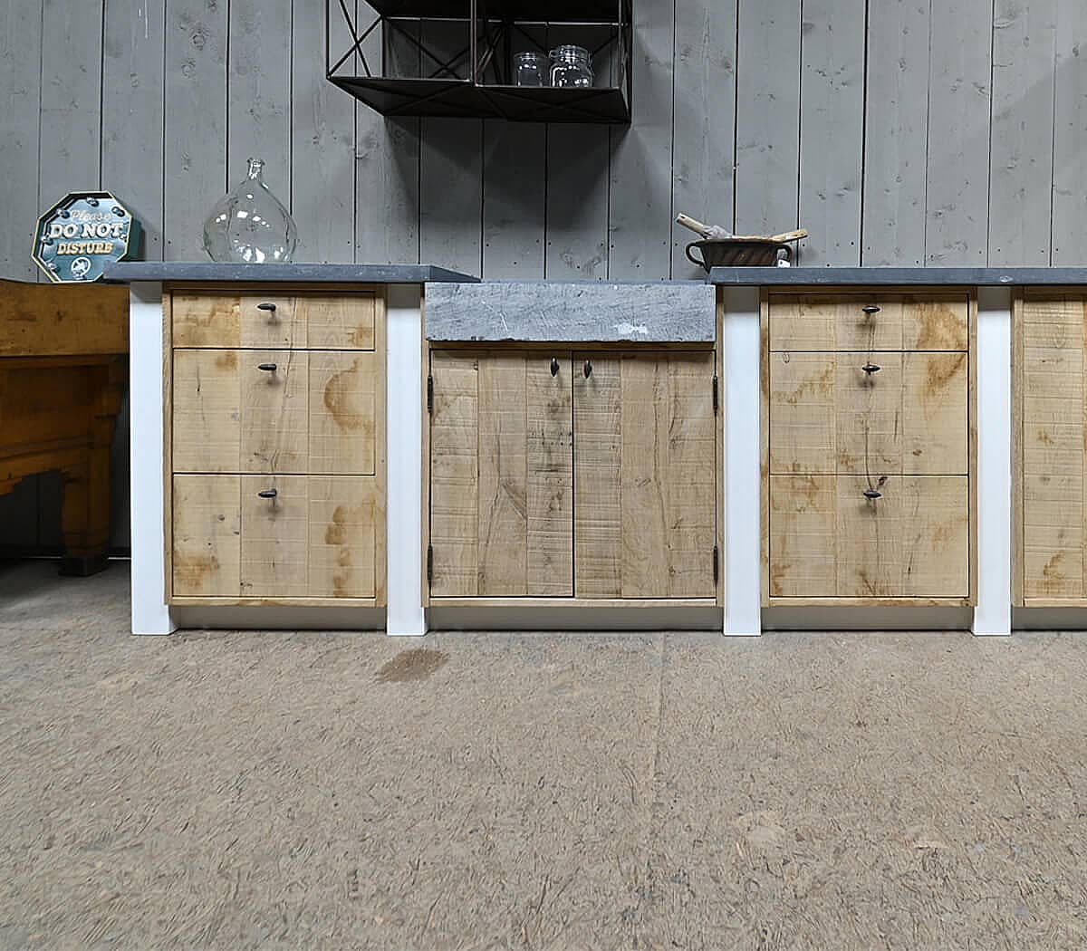 eiken-keuken-belgisch-hardstenen-blad-spoelbak