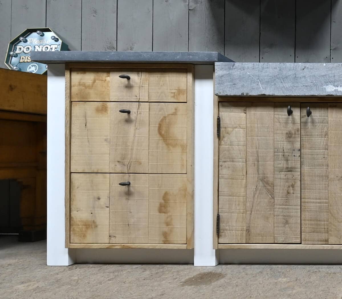 eiken-keuken-belgisch-hardstenen-blad-spoelbak