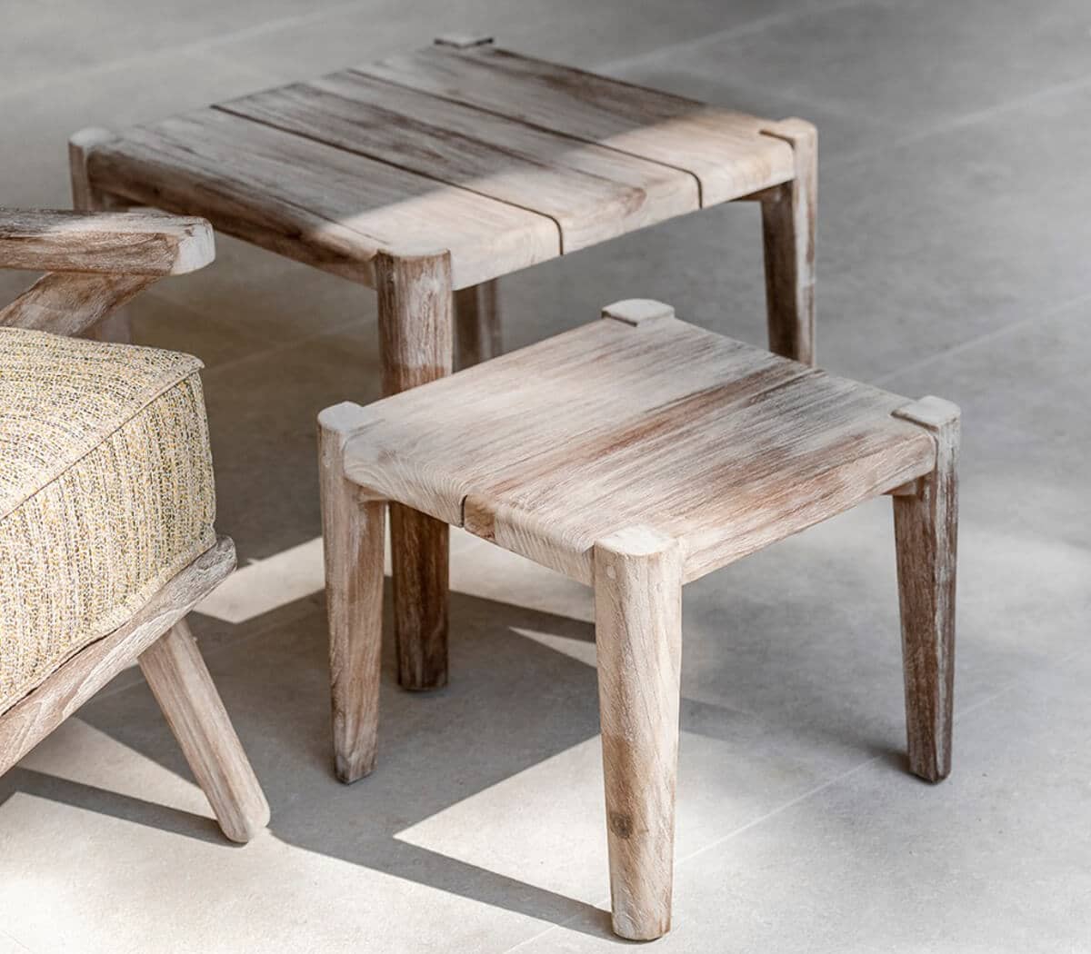 Gommaire-aquare-coffee-table-floor-large