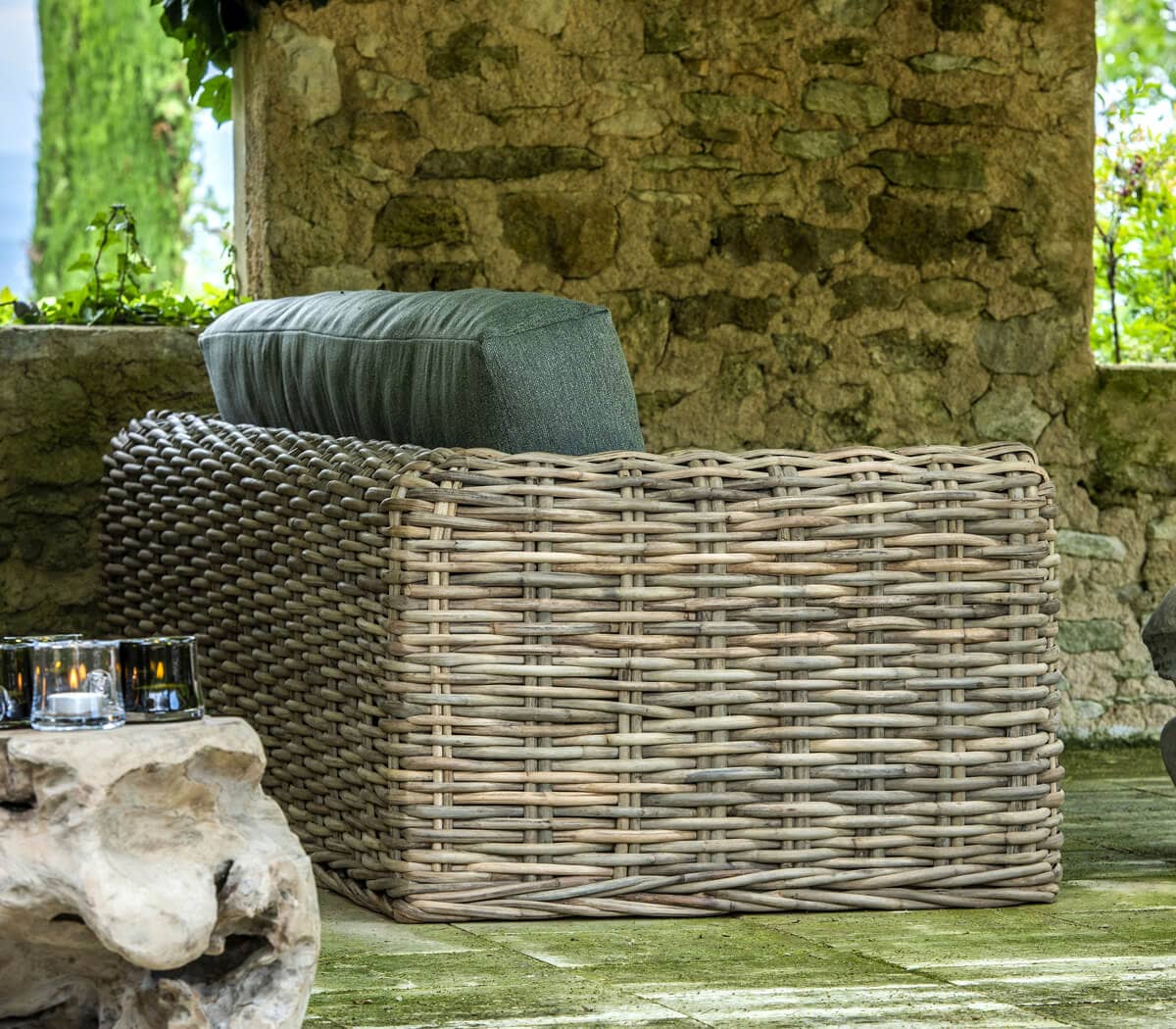 Gommaire-outdoor-fabric-cushion-sofa_doran