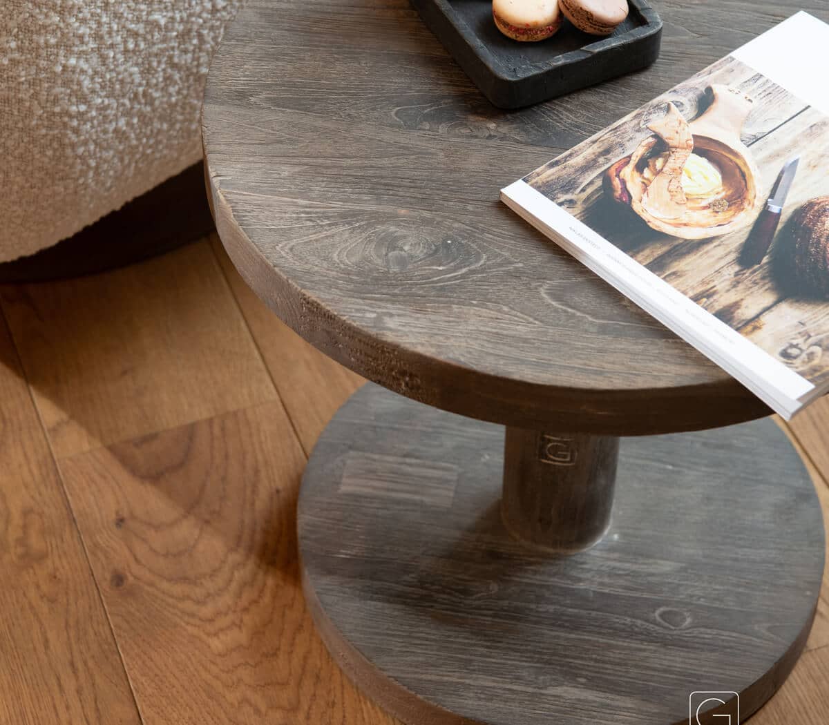 Gommaire-indoor-furniture-round_side_table_phil
