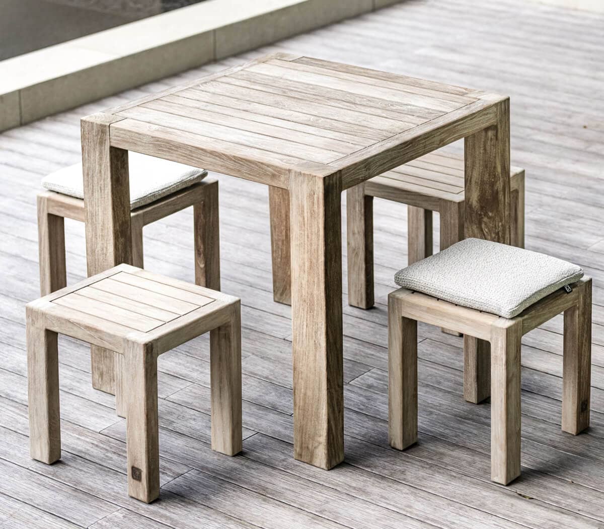 Gommaire-outdoor-teak-furniture-bistro_table_sandy