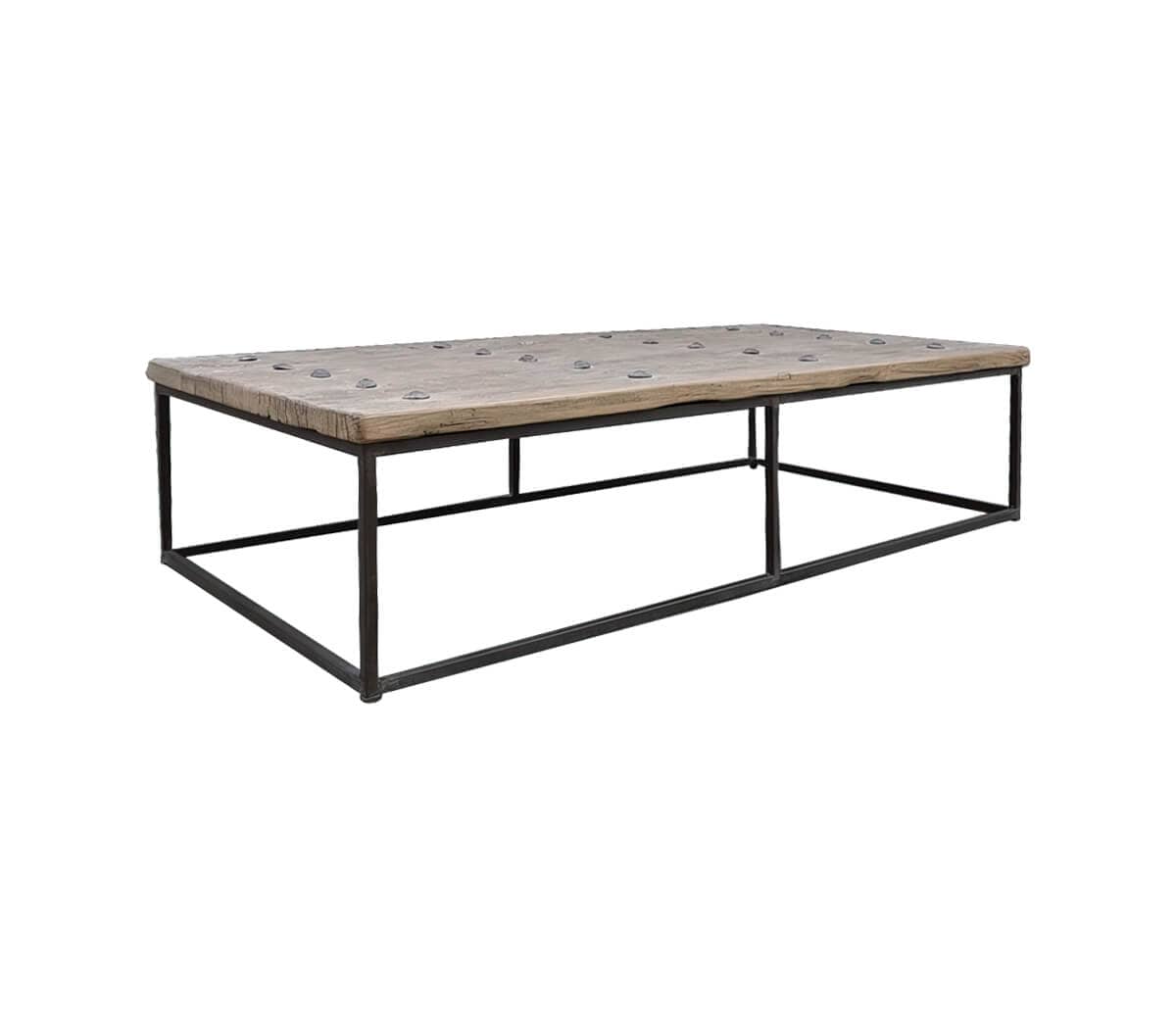 Salontafel-oude-deur-met-ijzeren-onderstel