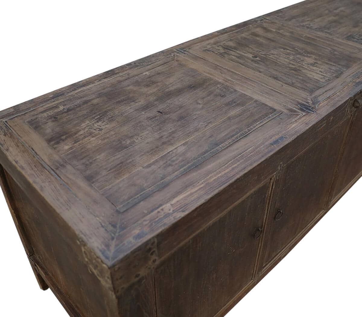 Dressoir-met-deuren-ijzeren-details-en-open-achterkant